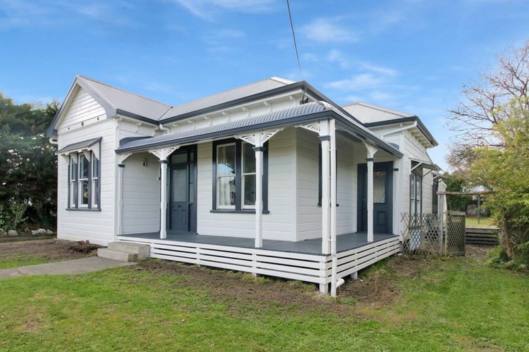 Photo of property in 12 Hunia Street, Marton, 4710