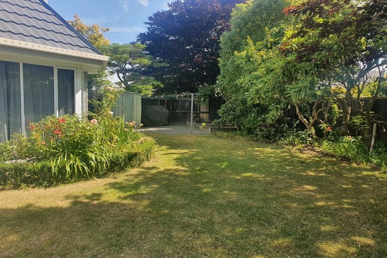 Photo of property in 4 Inglewood Place, Avonhead, Christchurch, 8042