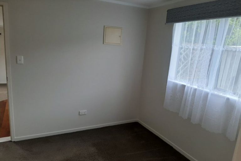Photo of property in 11 Wykeham Place, Glenfield, Auckland, 0629