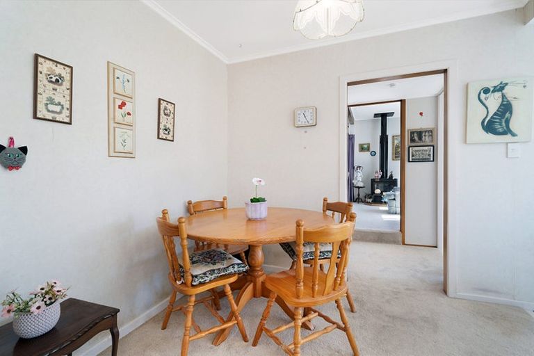 Photo of property in 12 Carter Road, Oratia, Auckland, 0604