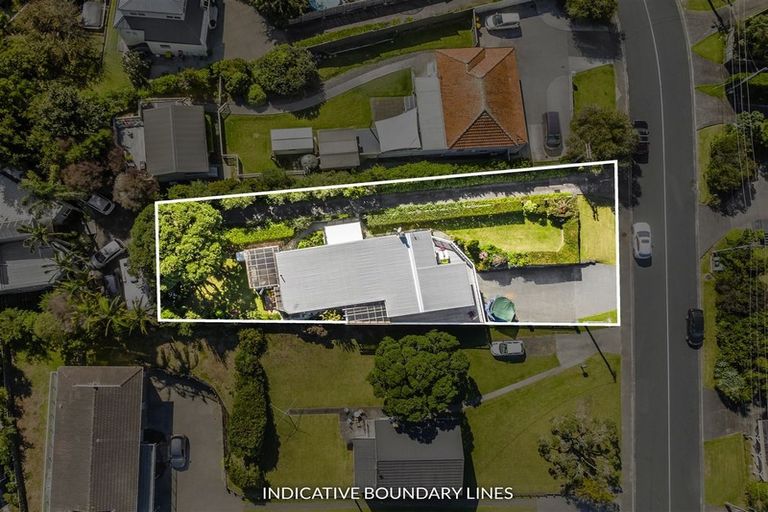 Photo of property in 52 Woodlands Crescent, Browns Bay, Auckland, 0630