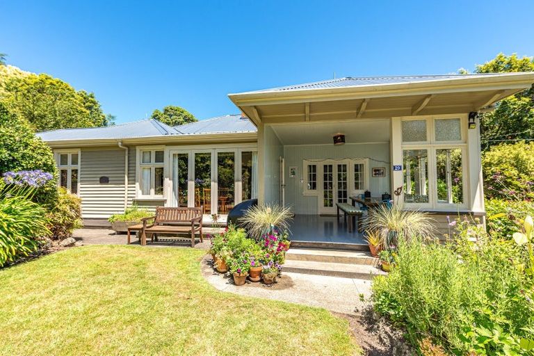 Photo of property in 29 Mount View Road, Bastia Hill, Whanganui, 4500