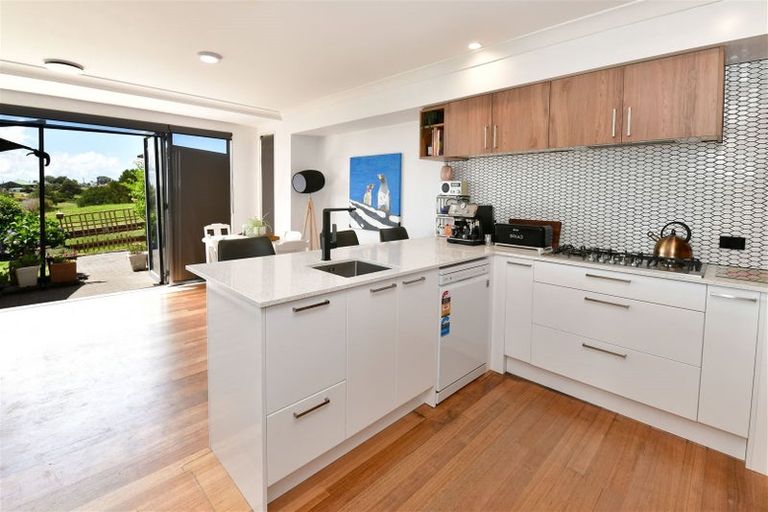 Photo of property in 11 Alverna View, Gulf Harbour, Whangaparaoa, 0930