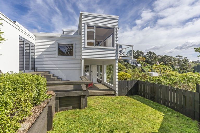 Photo of property in 11 Beacon Hill Road, Strathmore Park, Wellington, 6022