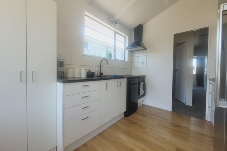 Photo of property in 10 Sombrero View, Ascot Park, Porirua, 5024
