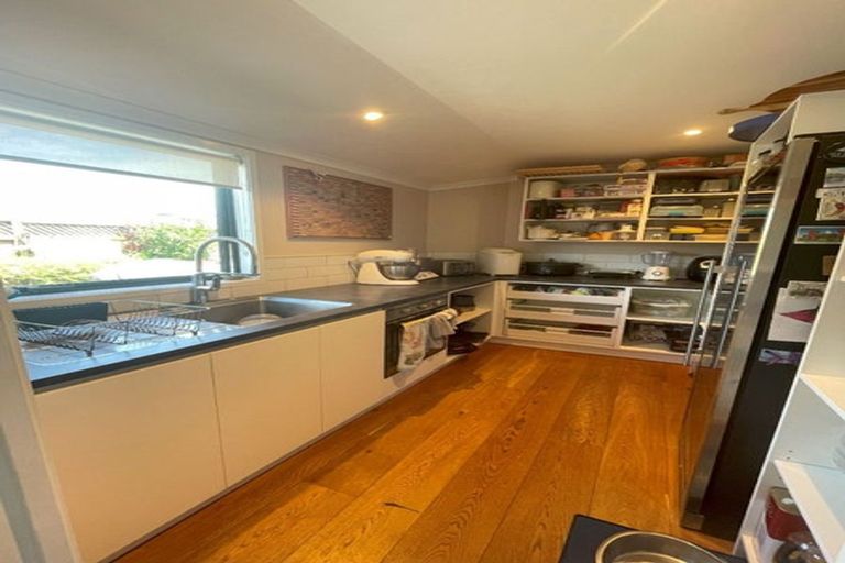 Photo of property in 2a Kaitake Place, Oakura, 4314