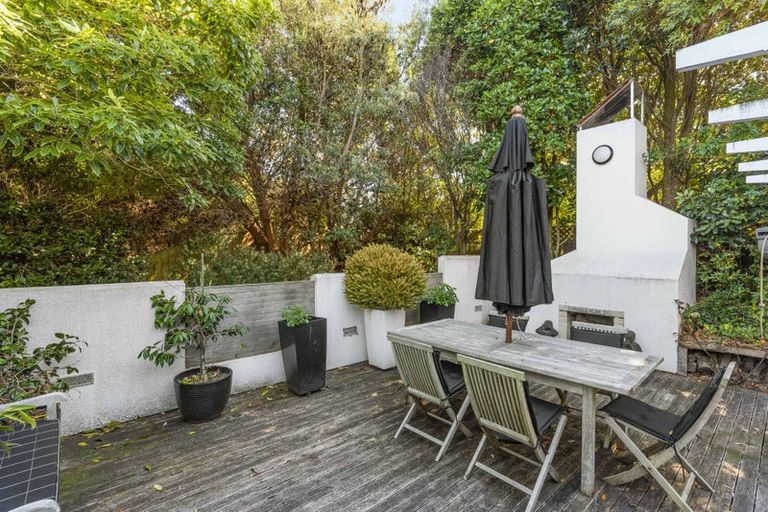 Photo of property in 22 Chilton Drive, Paraparaumu, 5032