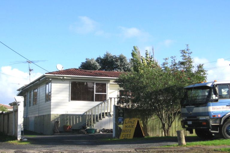 Photo of property in 28 Glen Road, Ranui, Auckland, 0612