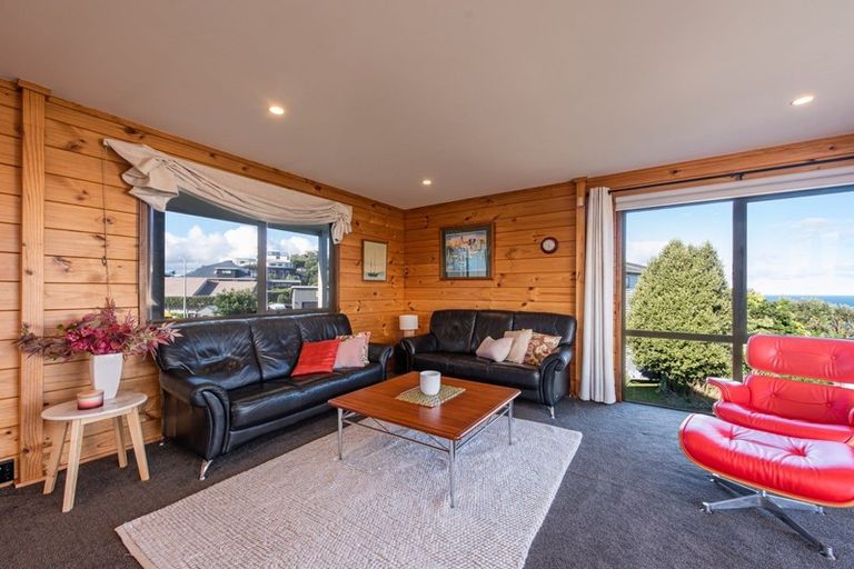 Photo of property in 82 Beacon Hill Road, Strathmore Park, Wellington, 6022