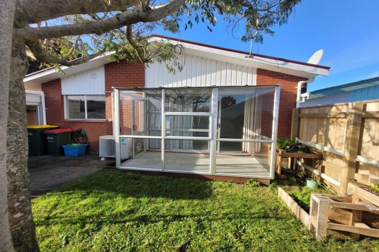 Photo of property in 112a Young Street, New Plymouth, 4310