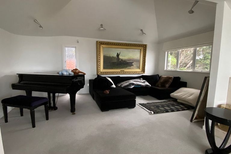 Photo of property in 2 Palliser Road, Roseneath, Wellington, 6011