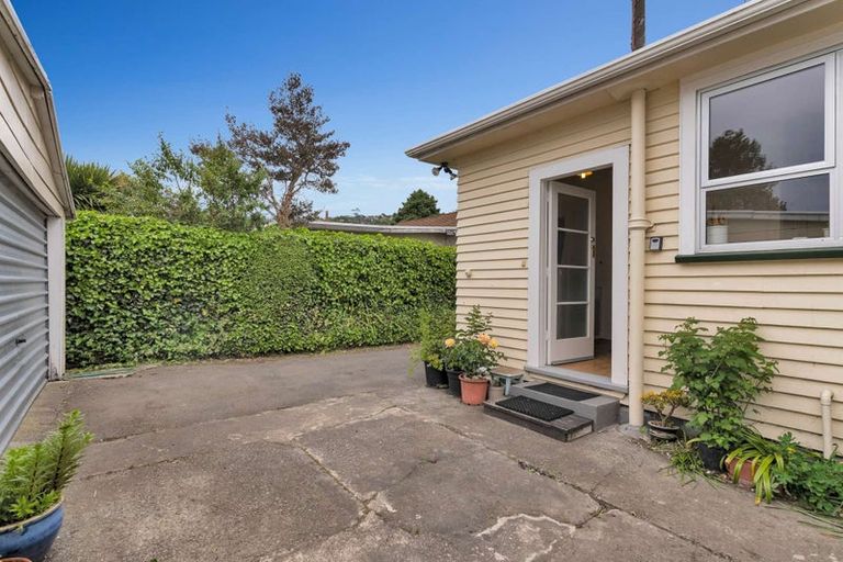 Photo of property in 73 Corson Avenue, Beckenham, Christchurch, 8023
