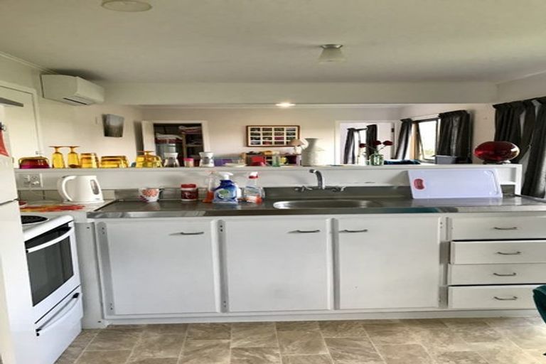 Photo of property in 52-52a Croydon Street, Karori, Wellington, 6012