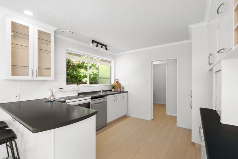 Photo of property in 12 Iona Place, Sockburn, Christchurch, 8042