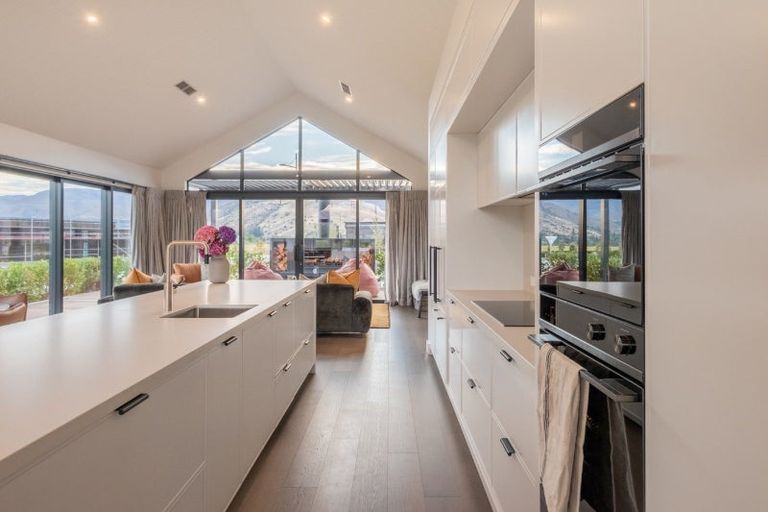 Photo of property in Kawarau Heights, 22 Kawarau Heights Boulevard, Lake Hayes, Queenstown, 9304