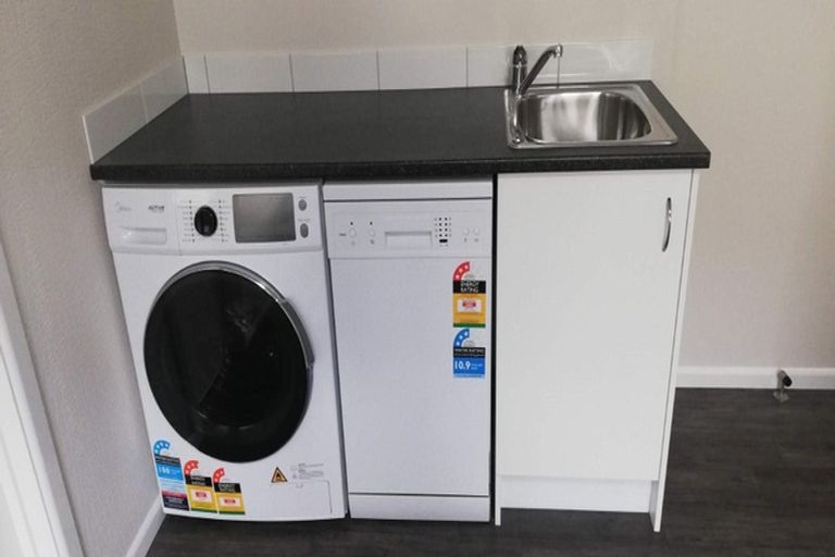 Photo of property in 2/29 Brockworth Place, Riccarton, Christchurch, 8011