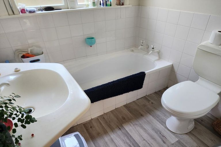 Photo of property in 34 Tuatoru Street, Eastbourne, Lower Hutt, 5013