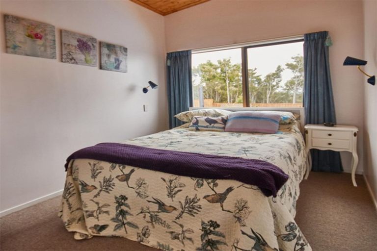 Photo of property in 2 Arabella Road, Opua, 0200