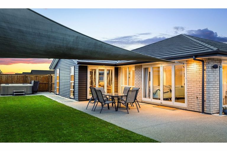 Photo of property in 77 Beaumont Drive, Rolleston, 7614