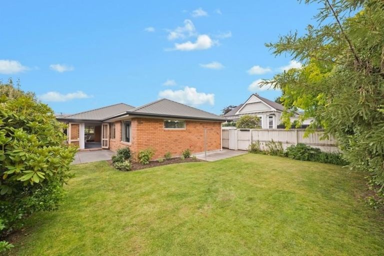 Photo of property in 115 Somerfield Street, Somerfield, Christchurch, 8024