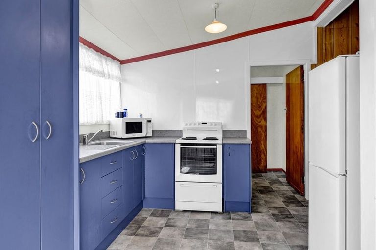 Photo of property in 9 Napier Street, Opunake, 4616