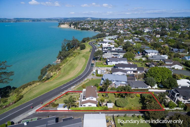 Photo of property in 58 Marine Parade, Mellons Bay, Auckland, 2014
