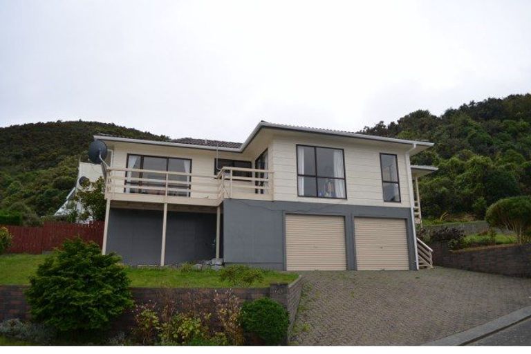 Photo of property in 60 Montgomery Avenue, Karori, Wellington, 6012