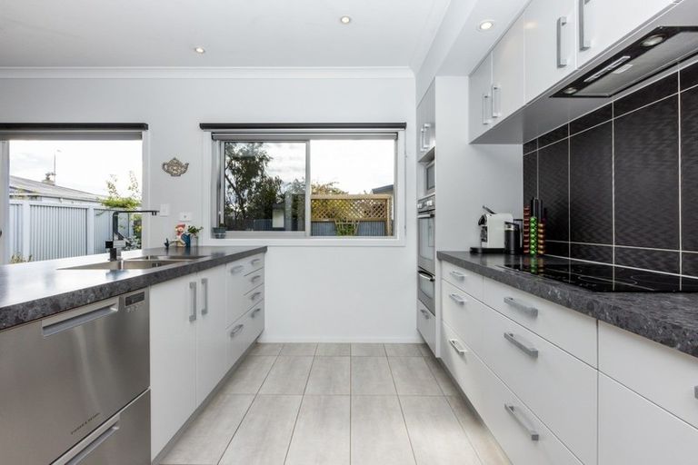 Photo of property in 28a King Street, Taradale, Napier, 4112