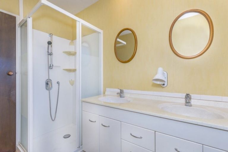 Photo of property in 2/10 Karen Lane, Beckenham, Christchurch, 8023