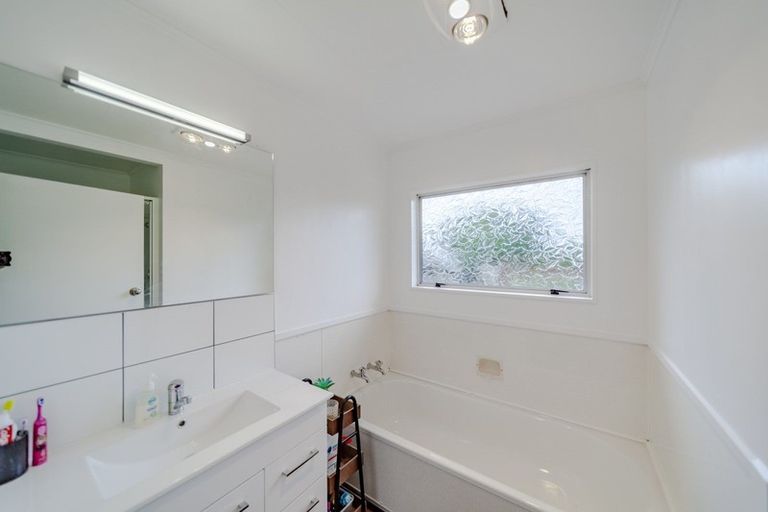 Photo of property in 25 Churchill Street, Waipukurau, 4200