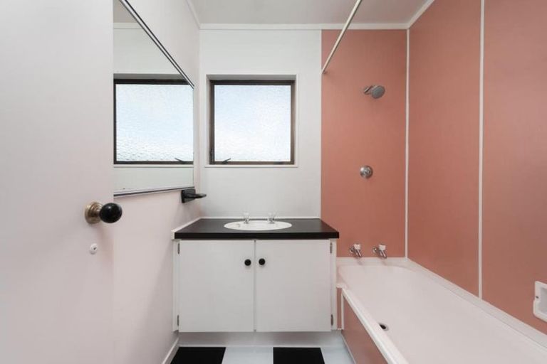 Photo of property in 13b Pokapu Place, Bethlehem, Tauranga, 3110