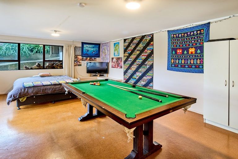 Photo of property in 12 Cullen Place, Tawa, Wellington, 5028