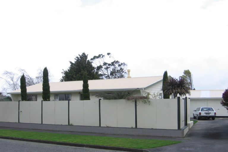 Photo of property in 12 Dampier Avenue, Awapuni, Palmerston North, 4412
