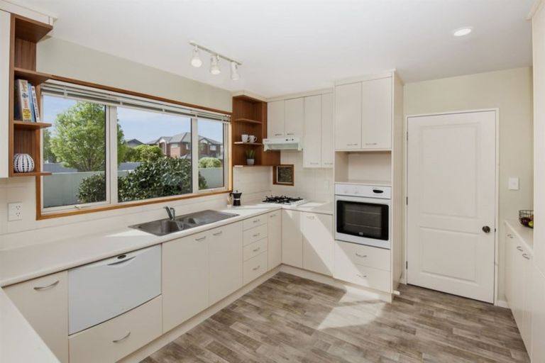 Photo of property in 2 Bayliss Close, Northwood, Christchurch, 8051