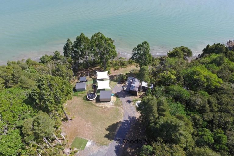 Photo of property in 435 Heatley Road, Whakapirau, 0583