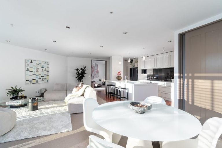 Photo of property in Alto Apartments, 3b/22 Telford Terrace, Oriental Bay, Wellington, 6011