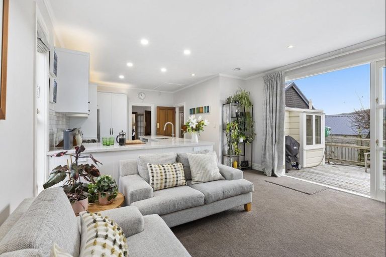 Photo of property in 16 Farm Road, Northland, Wellington, 6012