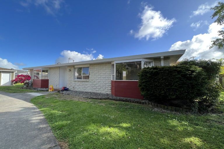 Photo of property in 62 Pencarrow Street, Highbury, Palmerston North, 4412