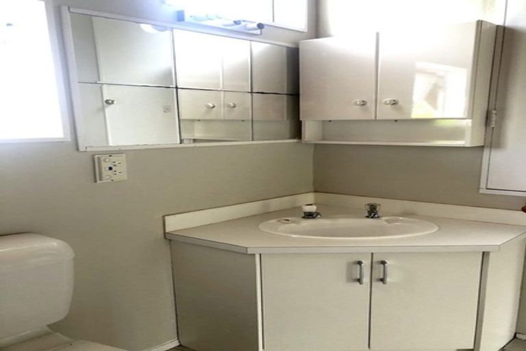 Photo of property in 2/26 Richards Avenue, Forrest Hill, Auckland, 0620