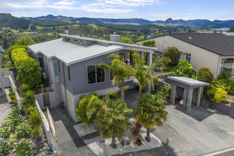Photo of property in 114 Te Pamahue Drive, Whangamata, 3620