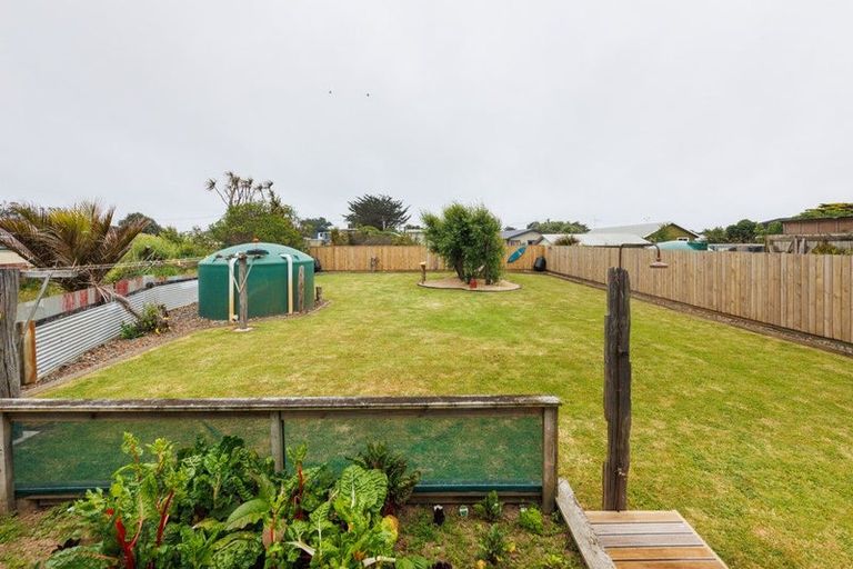 Photo of property in 173 Kahukura Avenue, Waitarere Beach, Levin, 5510