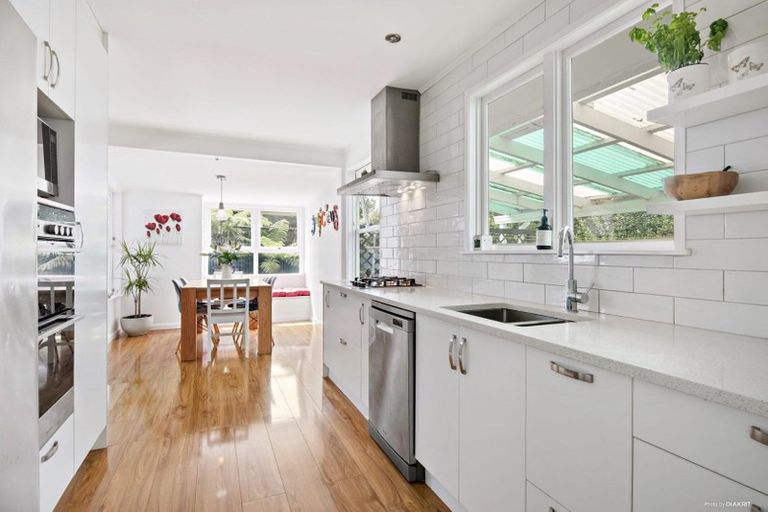 Photo of property in 36 Weatherly Road, Torbay, Auckland, 0630