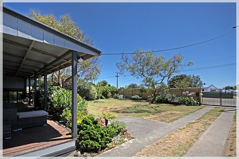 Photo of property in 27 Punga Street, Tangimoana, 4822