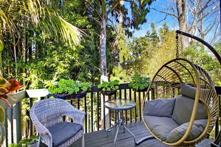 Photo of property in 2/43 Sabulite Road, Kelston, Auckland, 0602