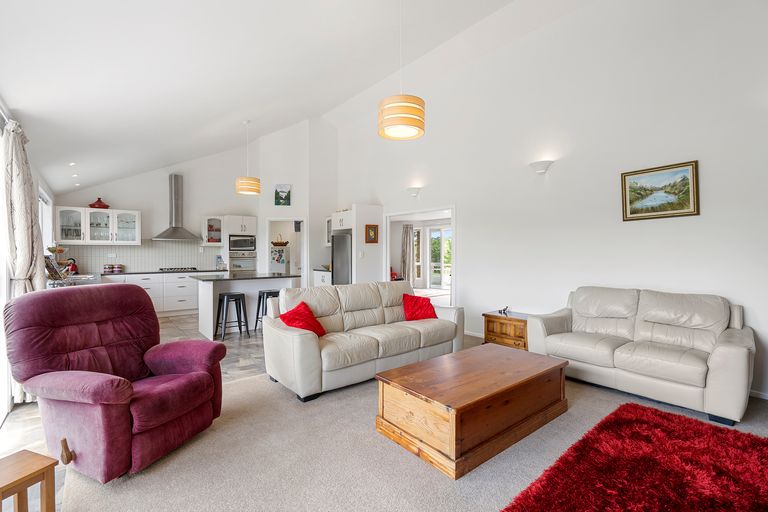 Photo of property in 121 Haruru Falls Road, Haruru, 0204