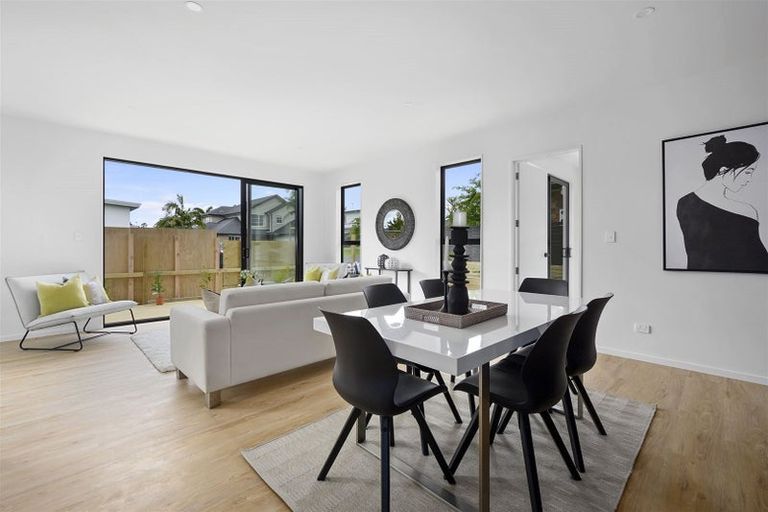 Photo of property in 7/5 Lemon Grove Lane, Greenhithe, Auckland, 0632