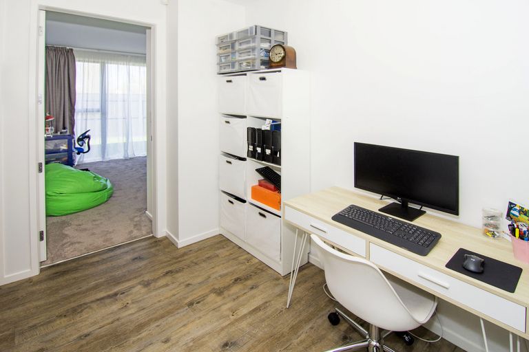 Photo of property in 16 Whatman Avenue, Masterton, 5810