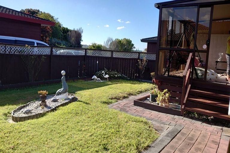 Photo of property in 4/16 Arahoe Road, New Lynn, Auckland, 0600