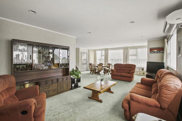 Photo of property in 24 Nevada Drive, Merrilands, New Plymouth, 4312