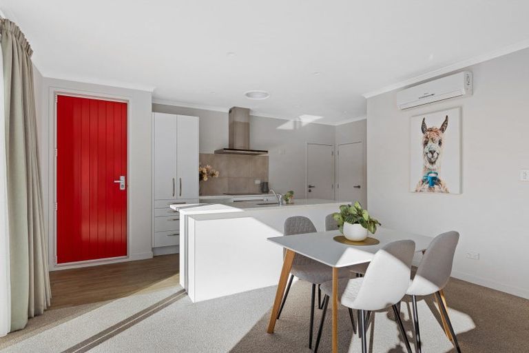 Photo of property in 28a Elizabeth Street, Orewa, 0931